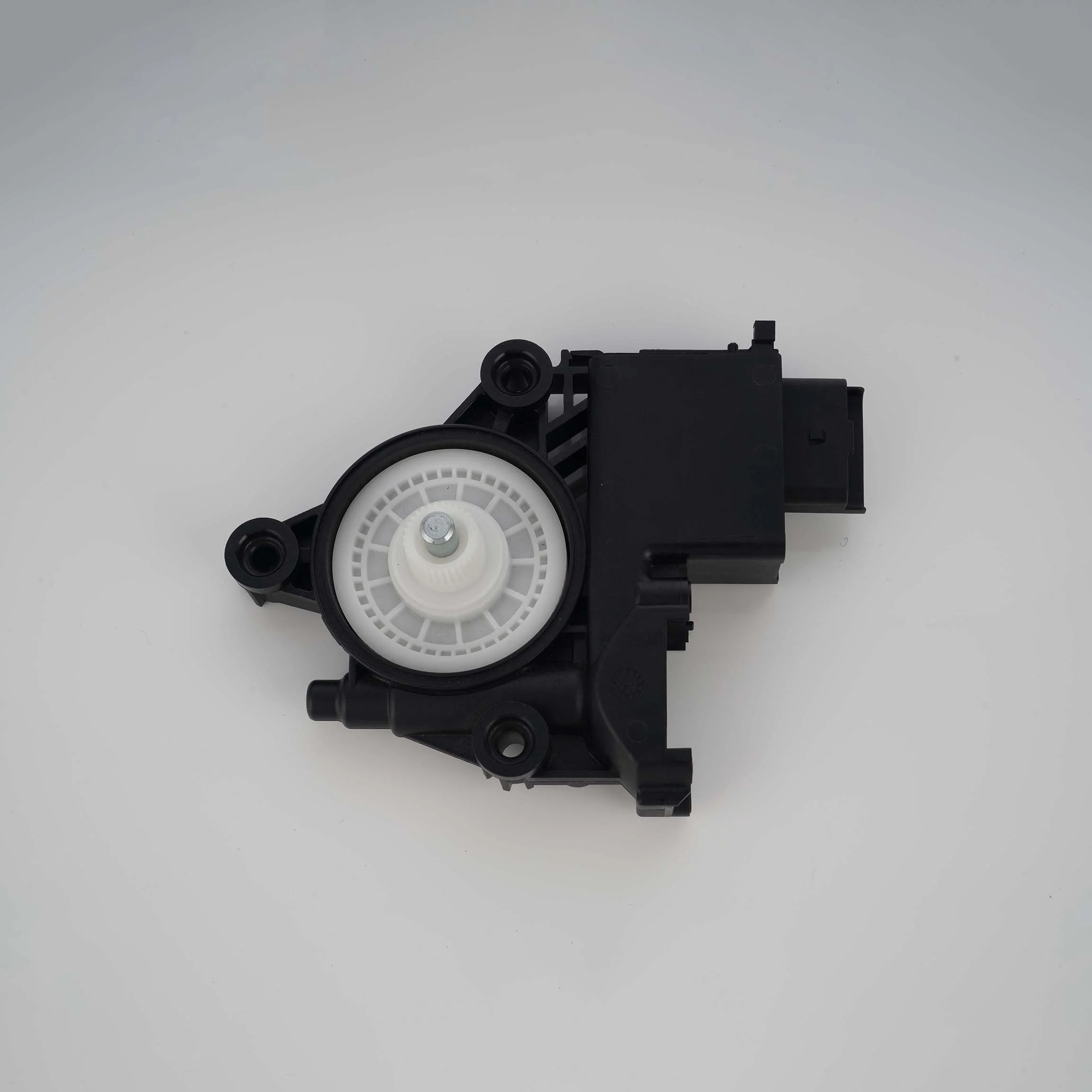 Gear assembly, injection molding with inserts