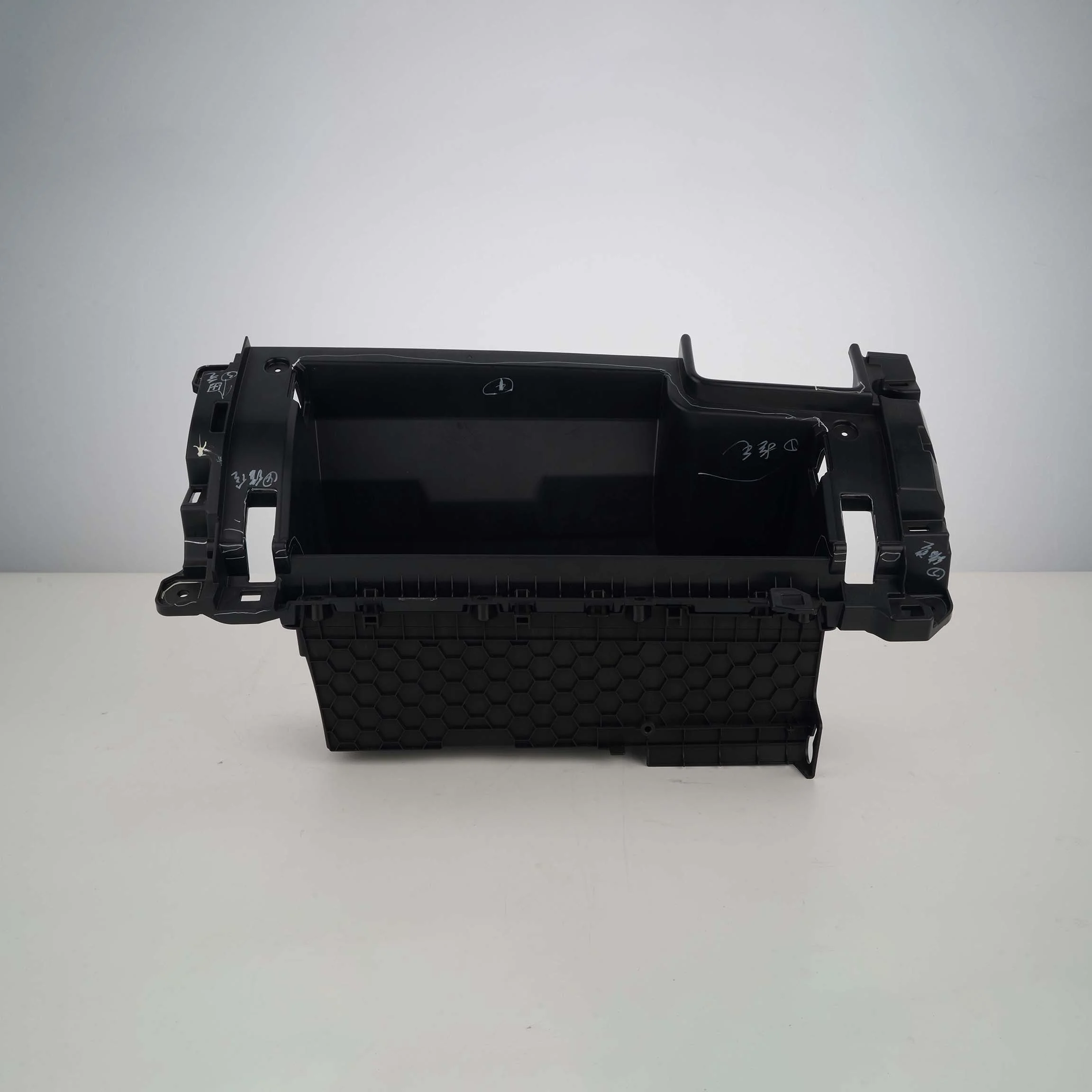 glove box body